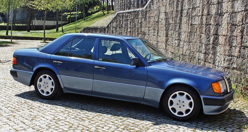 Mercedes-Benz W124 500E